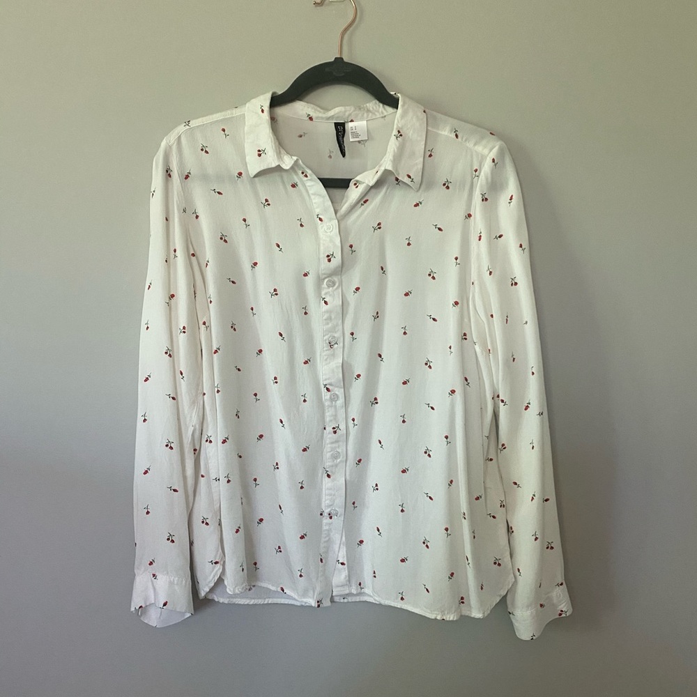 NWOT H&M Roses White Button Down